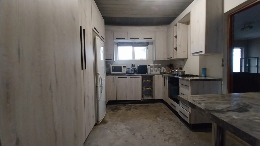 5 Bedroom Property for Sale in Sunnyridge Ext 3 Eastern Cape